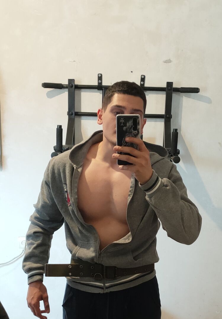  33661404  Egishe, 24 ,    --