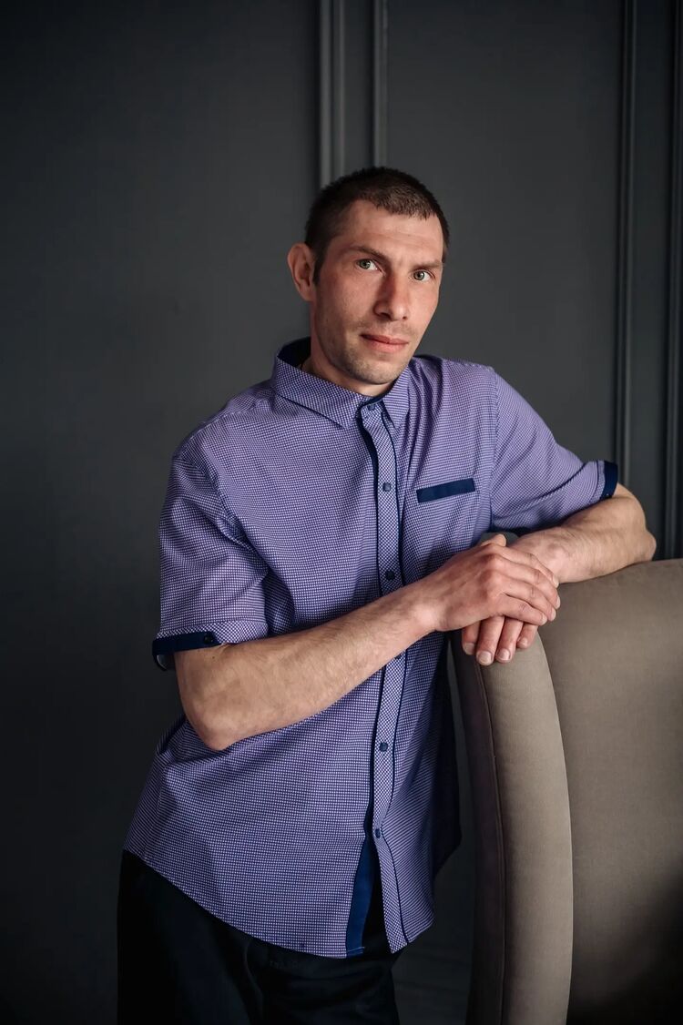  30303444  Evgenii, 42 ,    