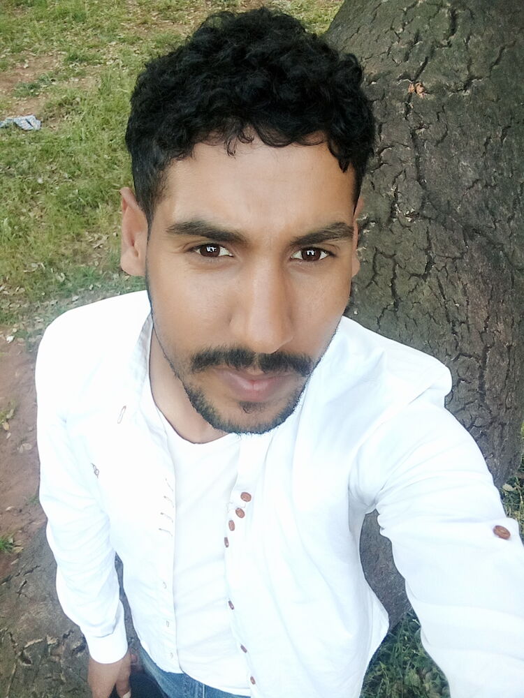  43776344  Safwane, 32 ,    