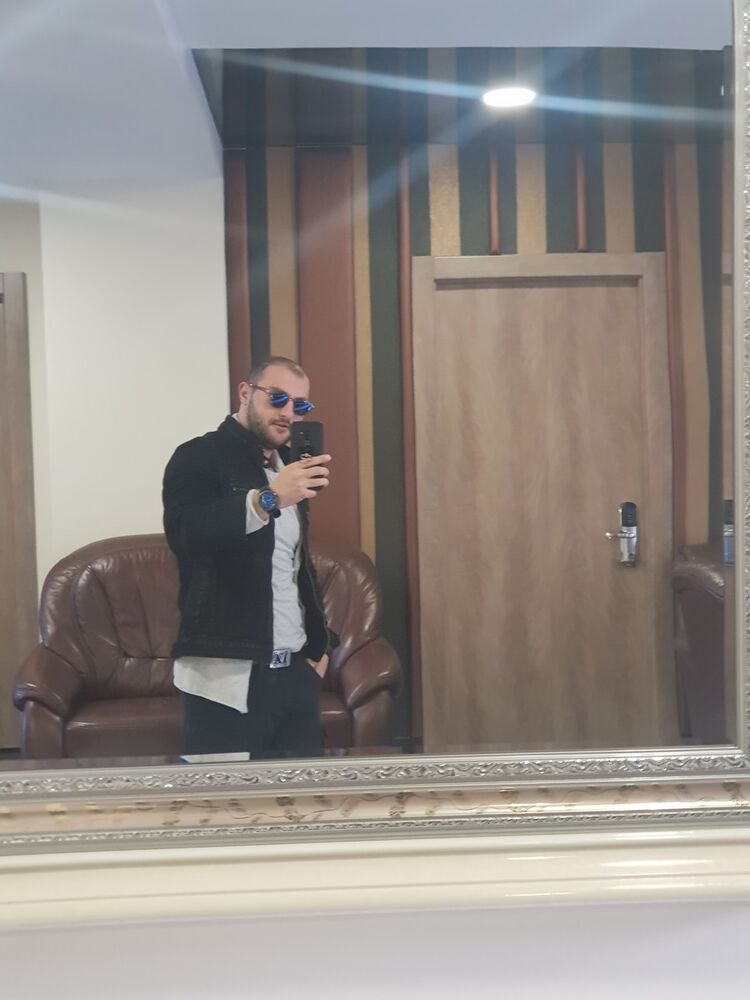  15452394  Gio, 36 ,    