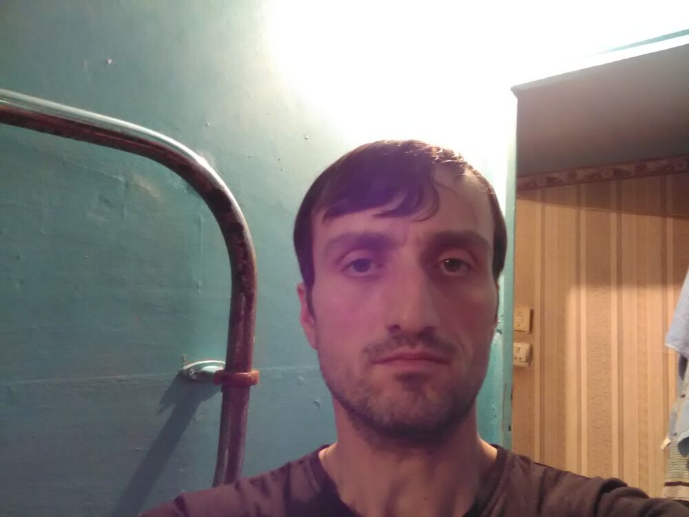  10869744  David, 47 ,    