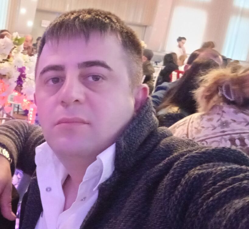  ,   Andeija, 38 ,   ,   