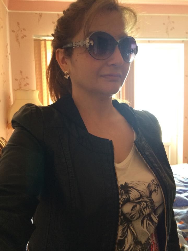  4871124  Naile, 49 ,    