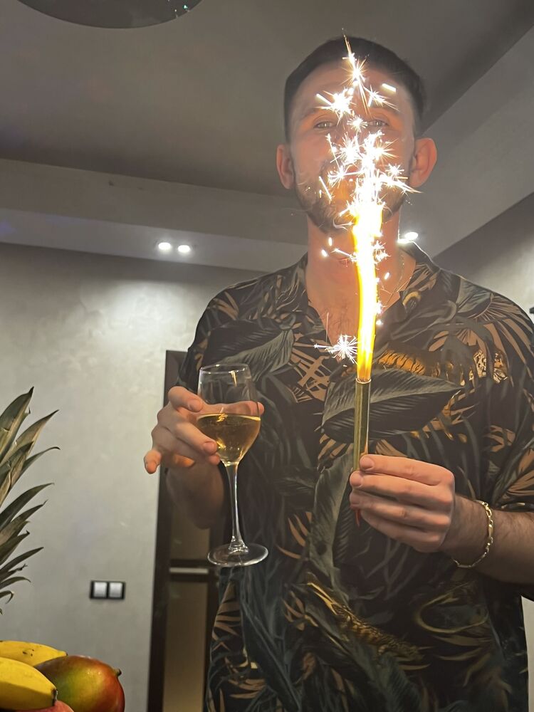  32969274  , 33 ,    -