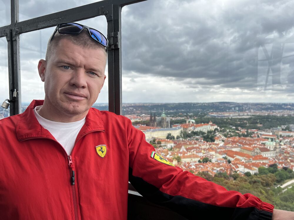  ,   Anton, 43 ,   ,   