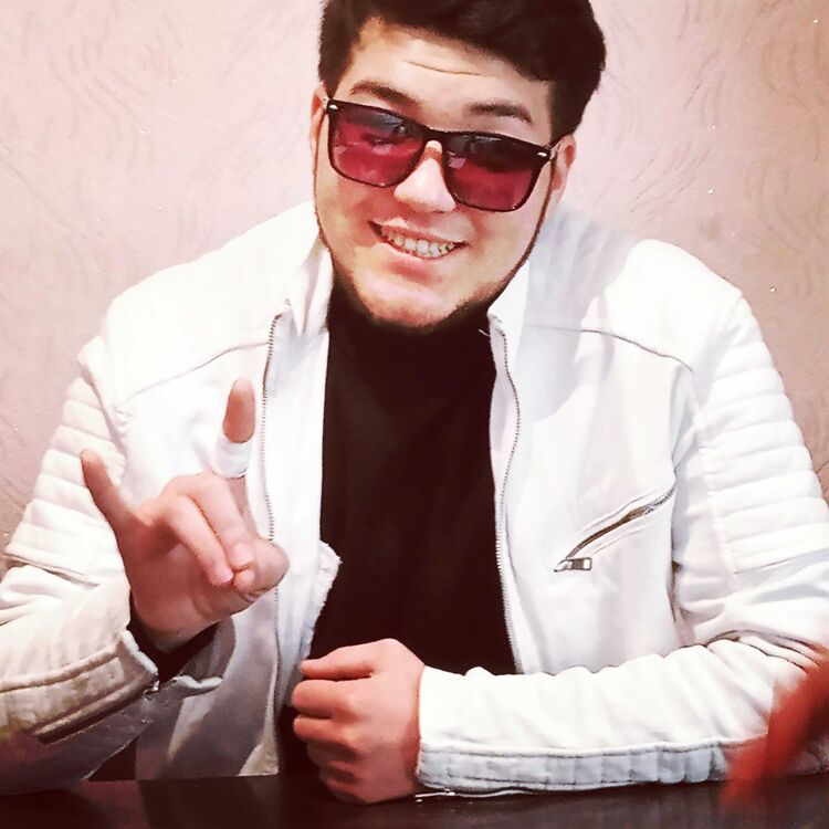  28525964  Arsen, 31 ,    