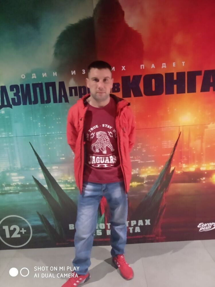  28915184  Pavel, 37 ,    