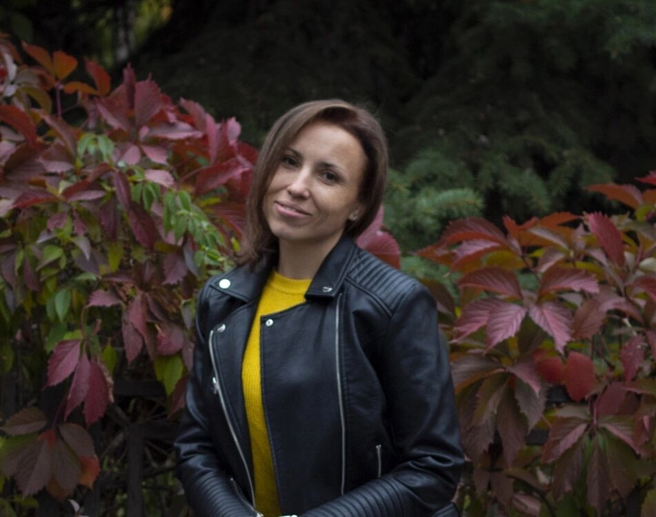  ,   Nadyn, 43 ,     , c 