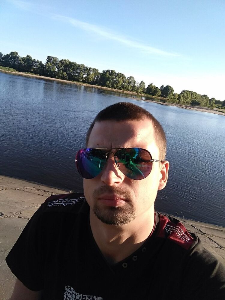  15730104  Feliks, 33 ,    