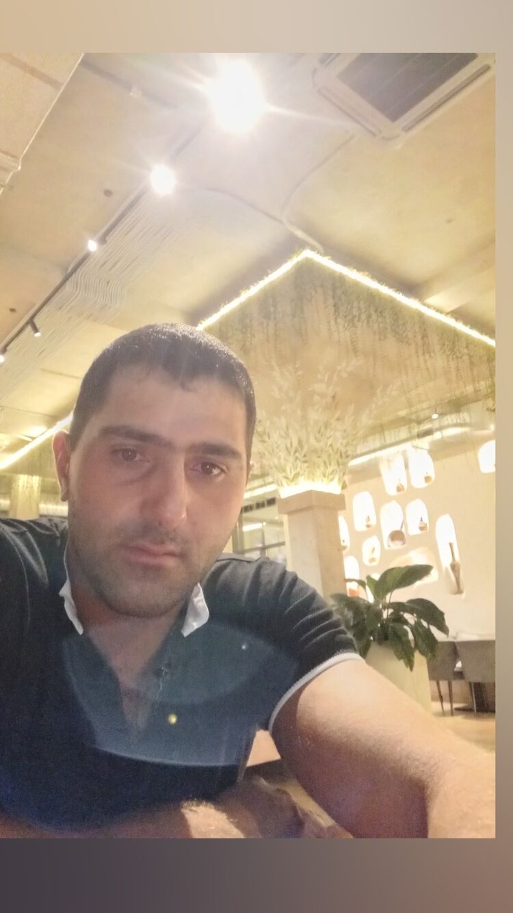  43483844  Arman, 32 ,    