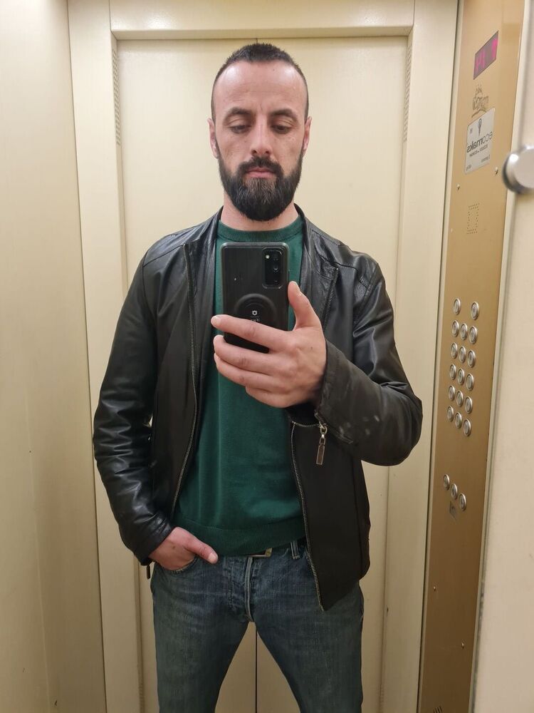  26753774  Timur, 39 ,    