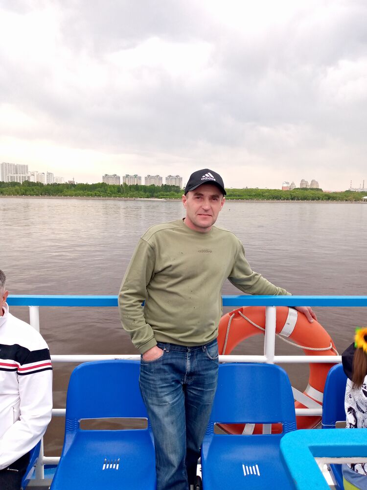  ,   Yury, 45 ,   ,   , c , 