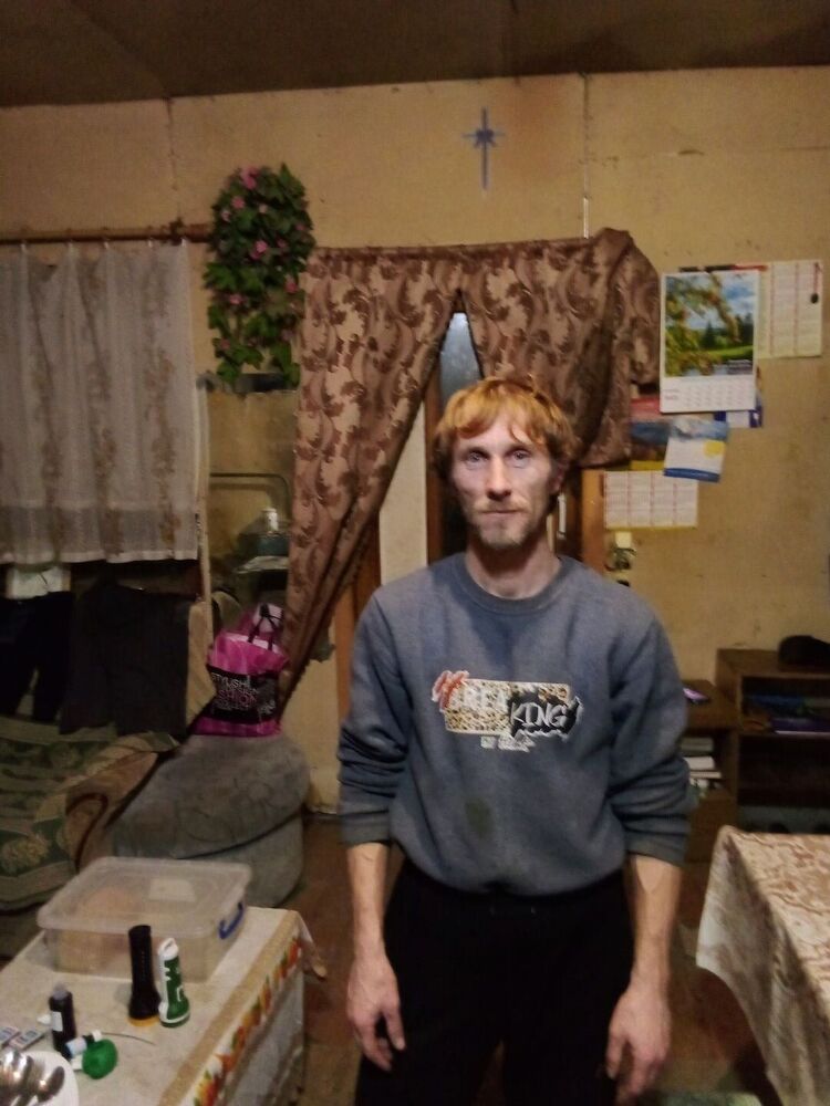  40105884  , 42 ,    
