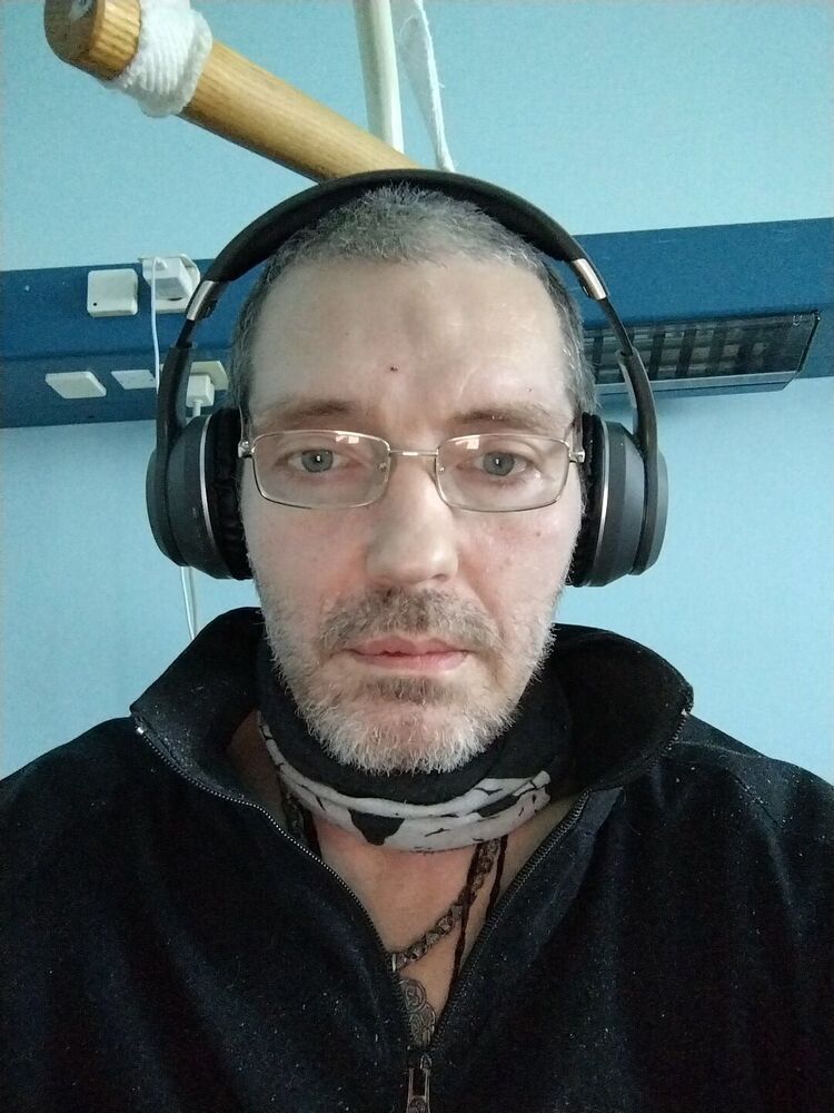  40787664  , 44 ,    