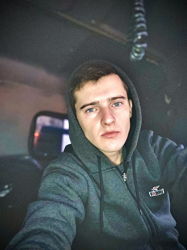  30572444  ALEKSANDER, 26 ,    