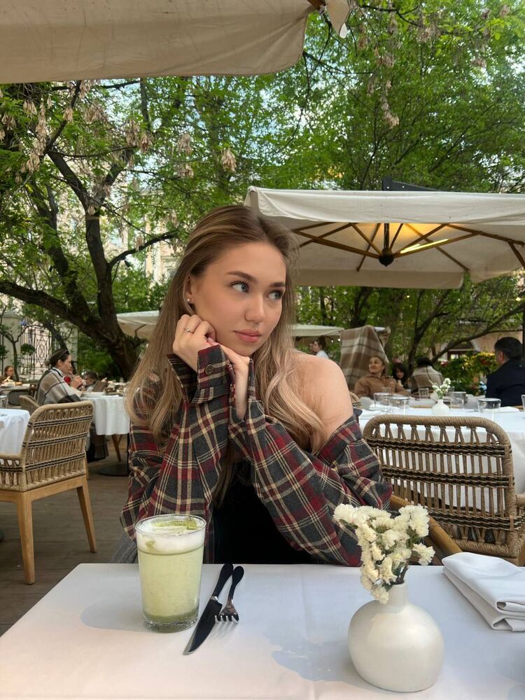  54611104  Anastasia, 23 ,    