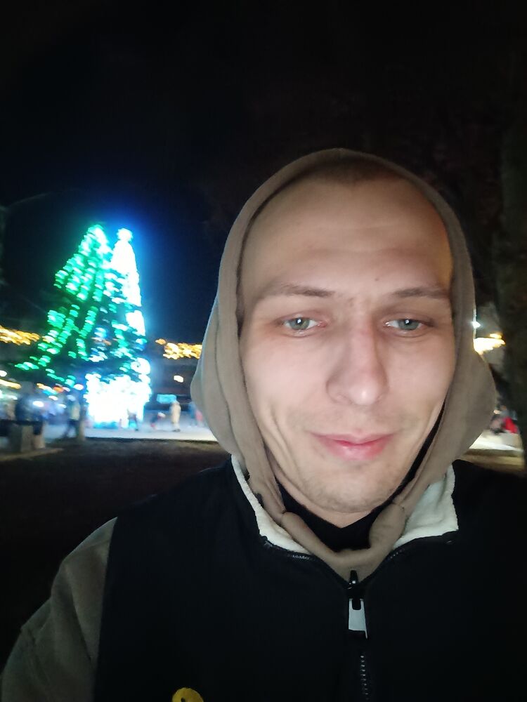  ,   Denis, 32 ,   ,   , c 