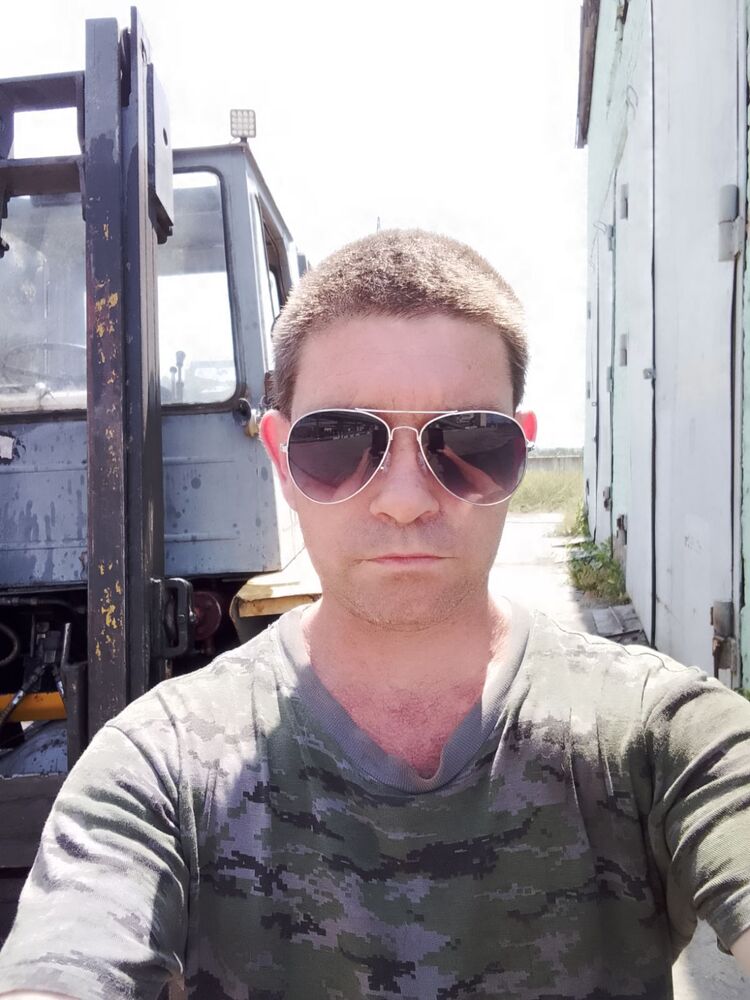  48168084  , 40 ,    