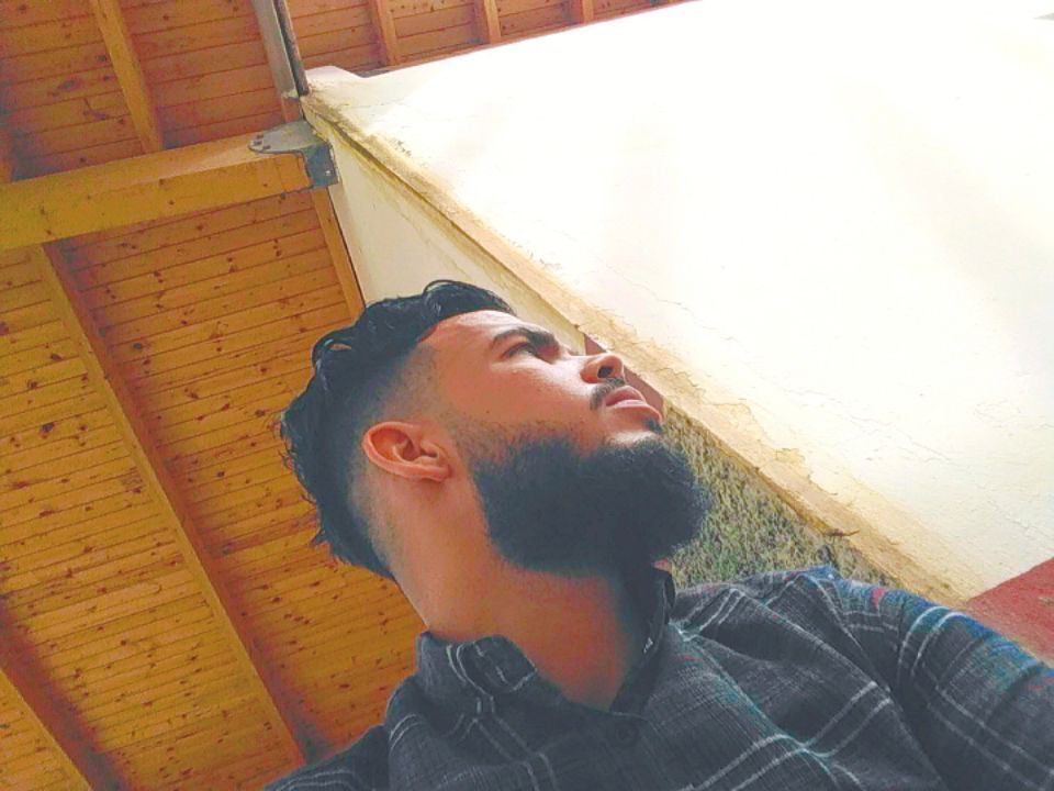  24888694  Mohamed, 32 ,    