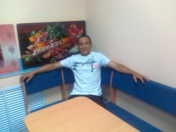  ,   Yanis, 33 ,   ,   , c 