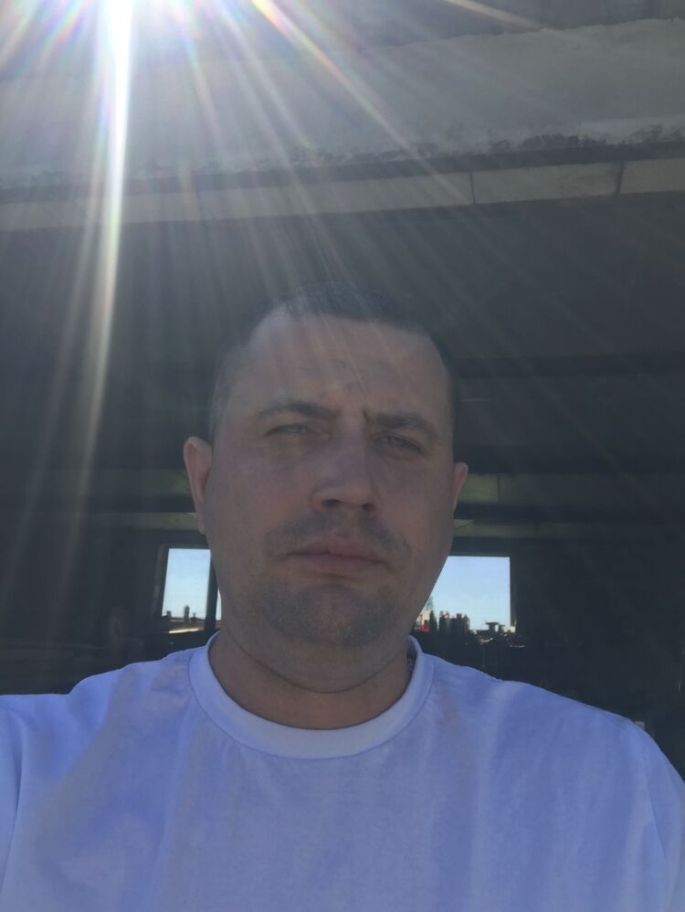  43457004  Sergei, 36 ,    