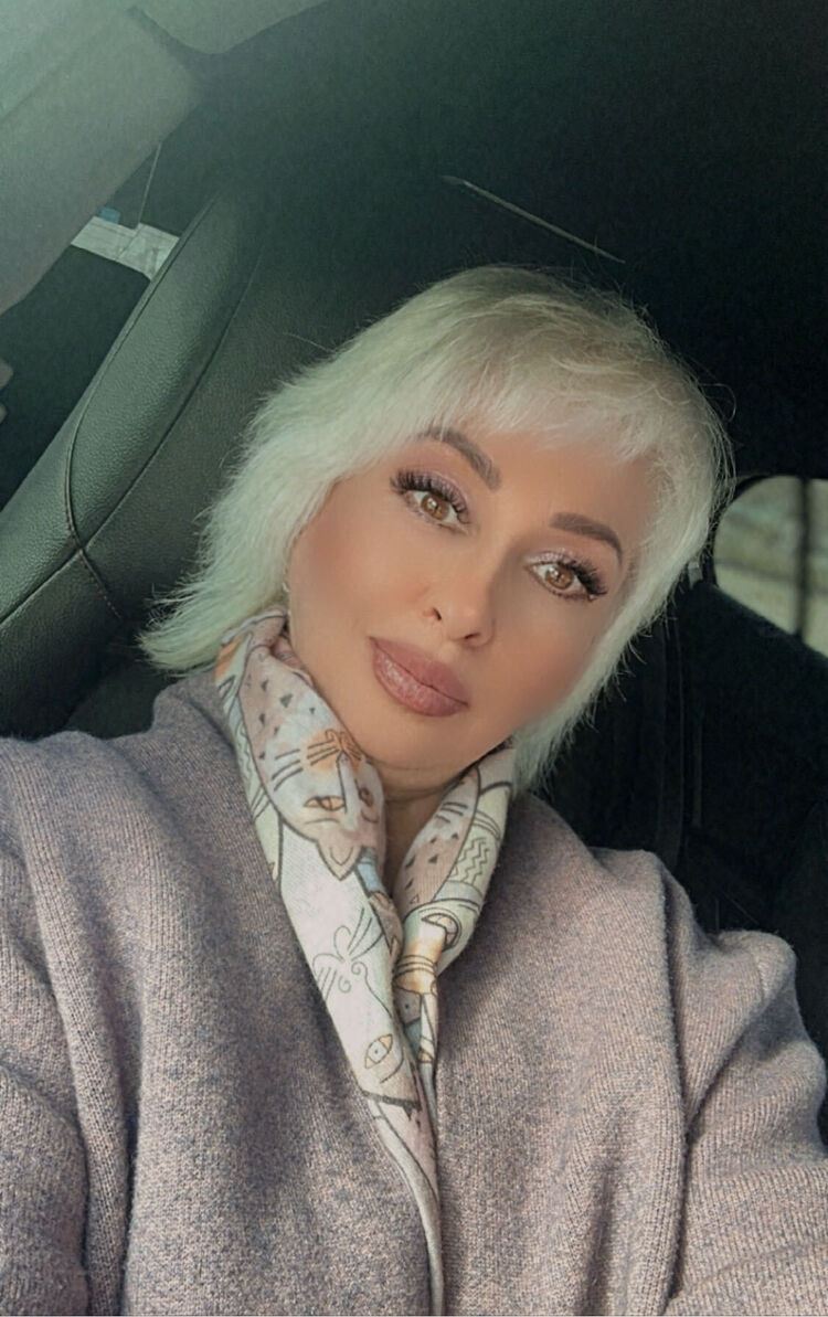  ,   Elena, 43 ,   ,   , c 