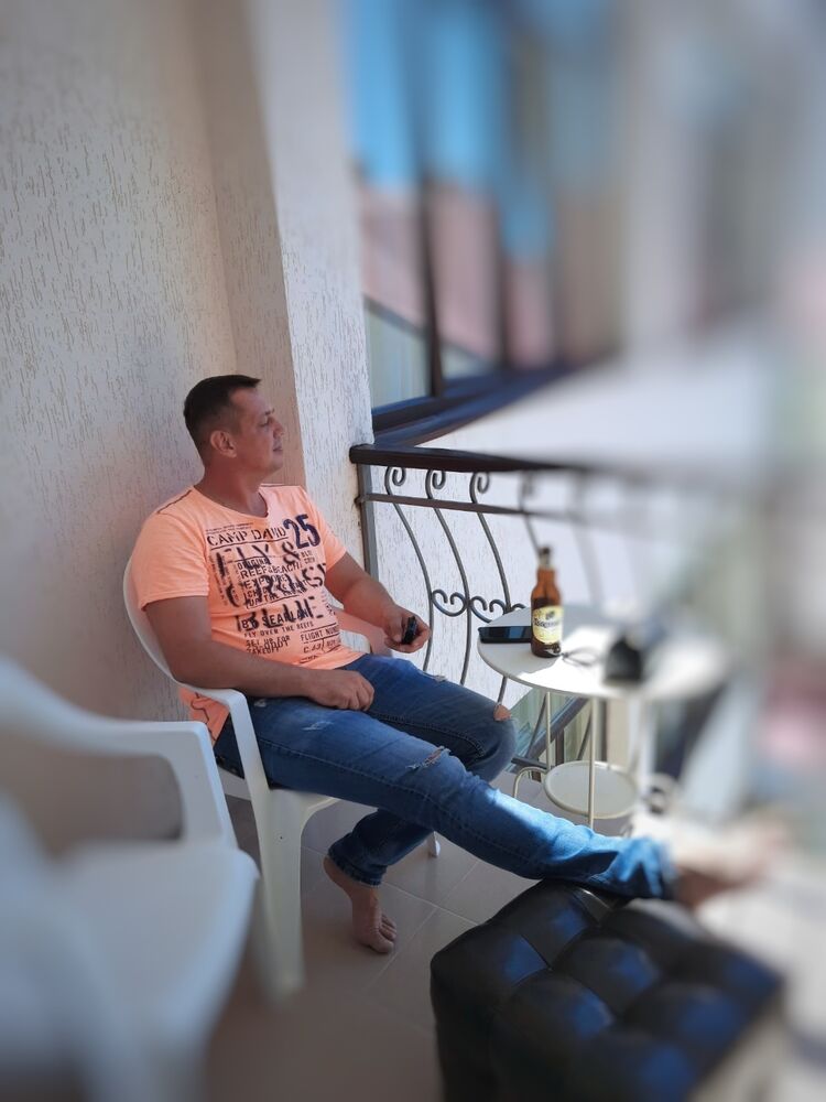  ,   Denis, 46 ,   ,   , c 