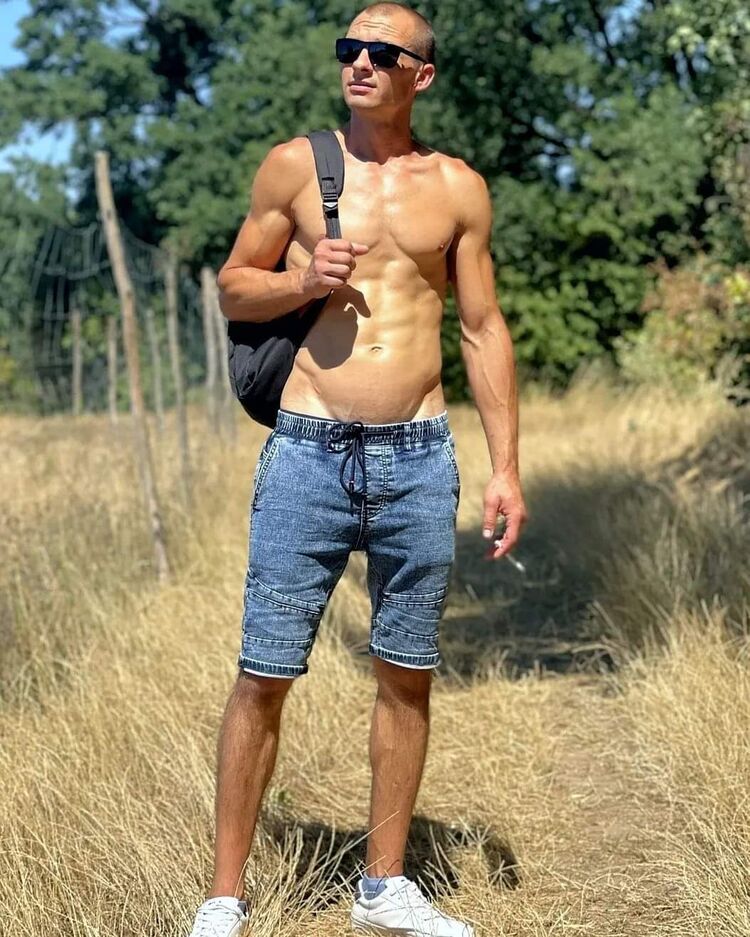  54164694  Vitalii, 38 ,    