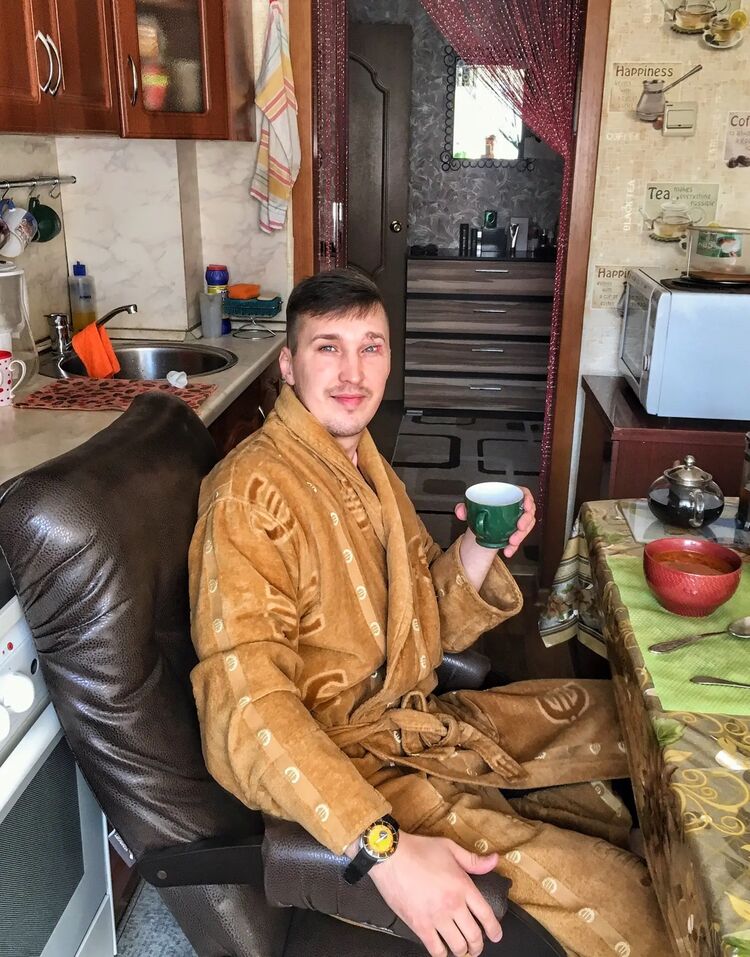  44814854  , 35 ,    -