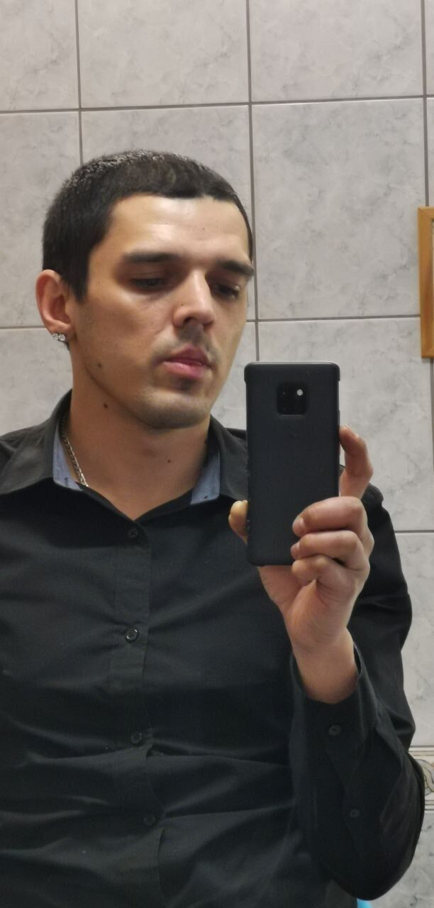  24275294  Anton, 36 ,    