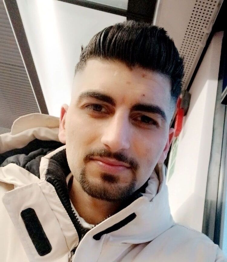  51136424  Sherwan, 22 ,    Kassel