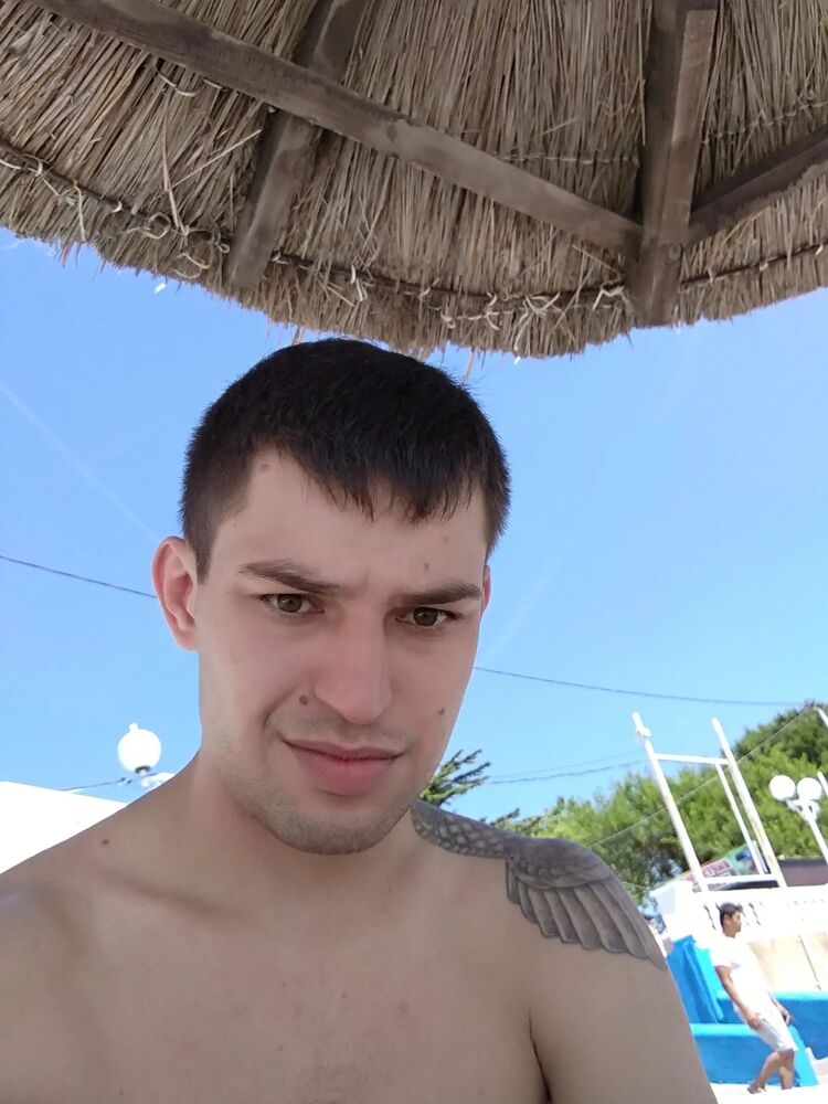  32208134  Pavel, 32 ,    