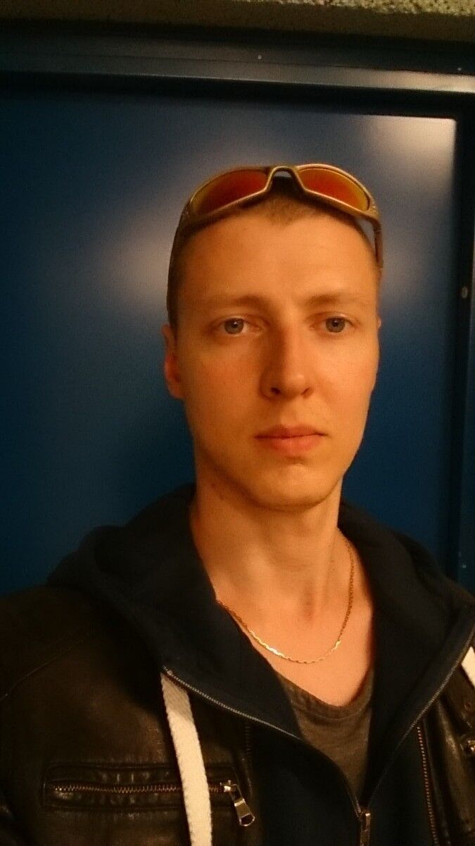  10134994  Sergei, 42 ,    