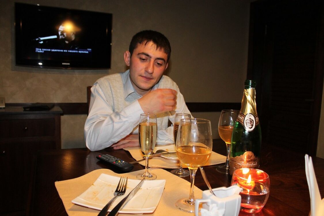  4291474  Narek, 34 ,    