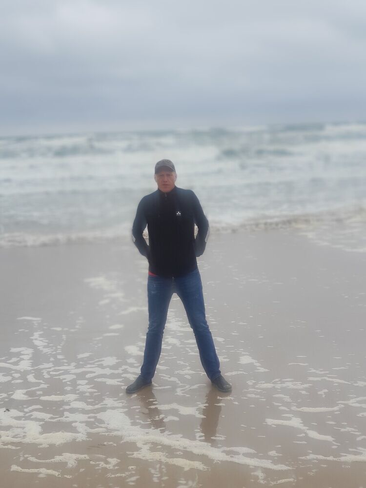  ,   Tomas, 39 ,   ,   , c 