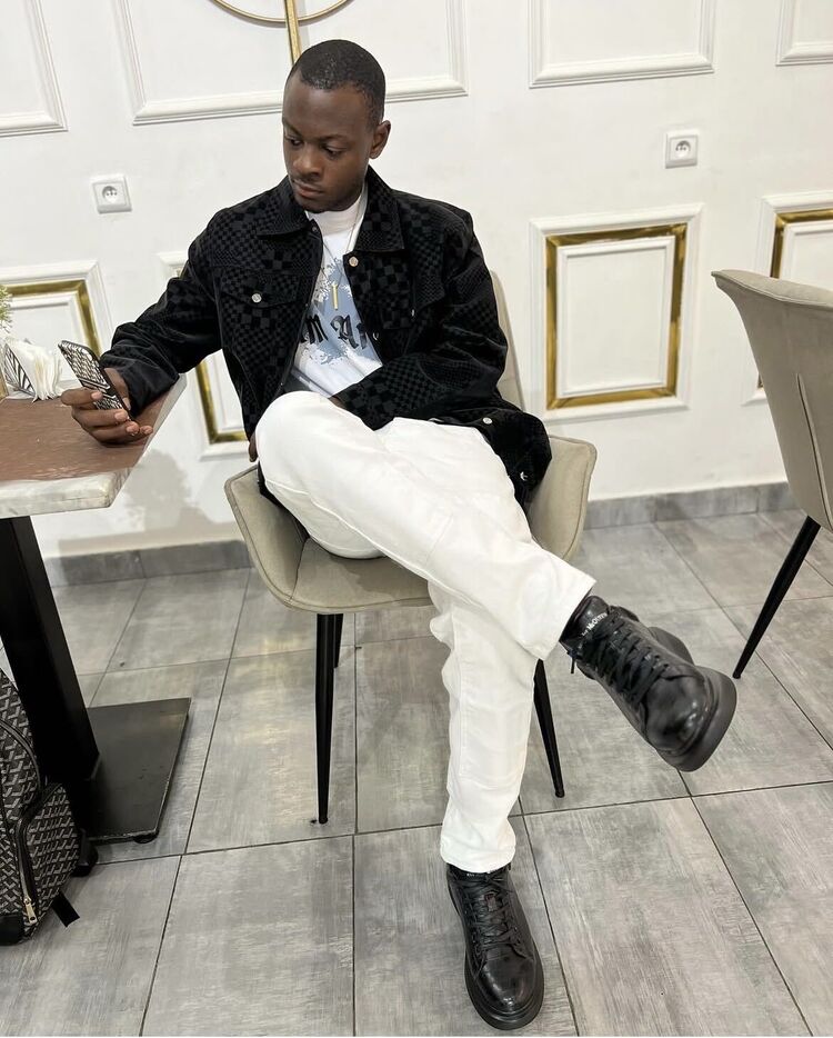  52705934  Tory, 29 ,    