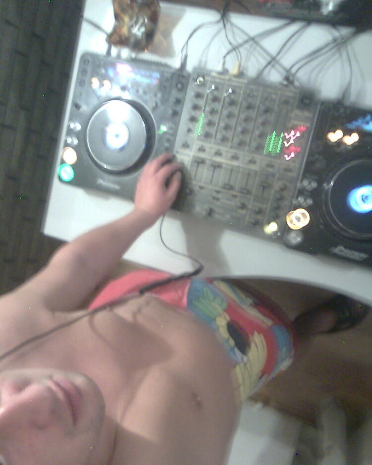  11260084  Vitaly, 47 ,    