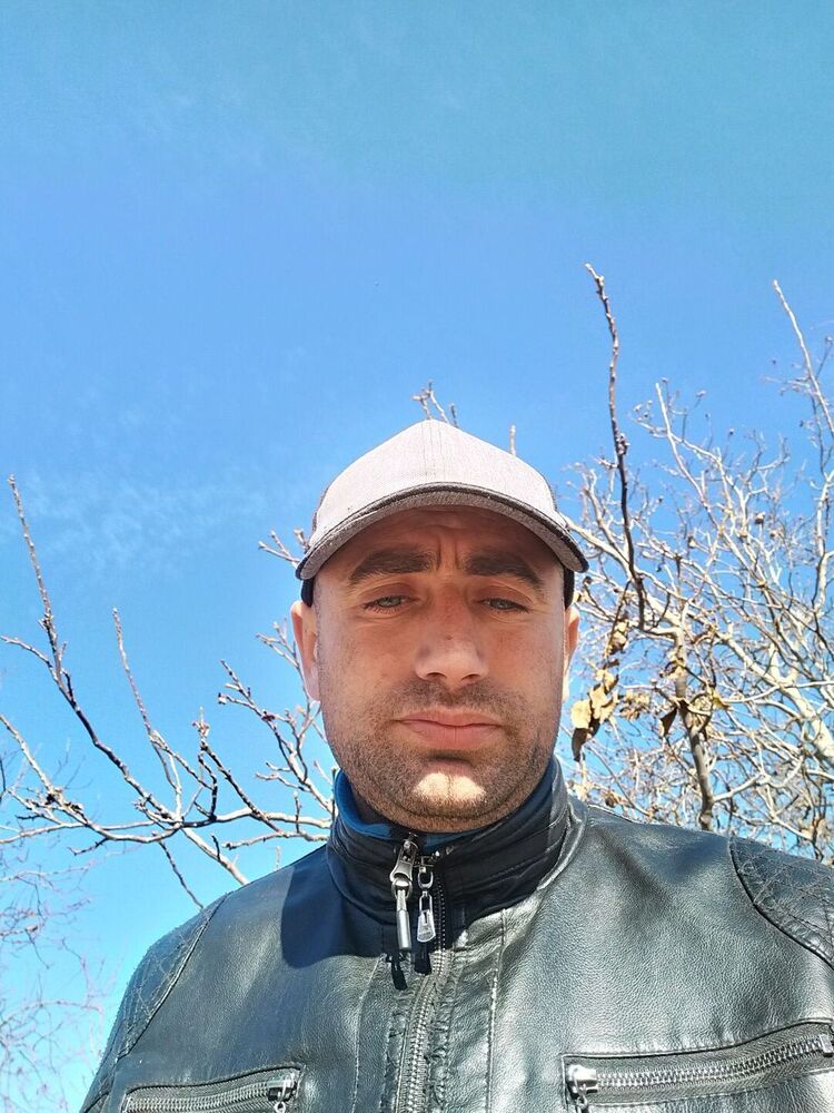  ,   Adi, 38 ,   ,   