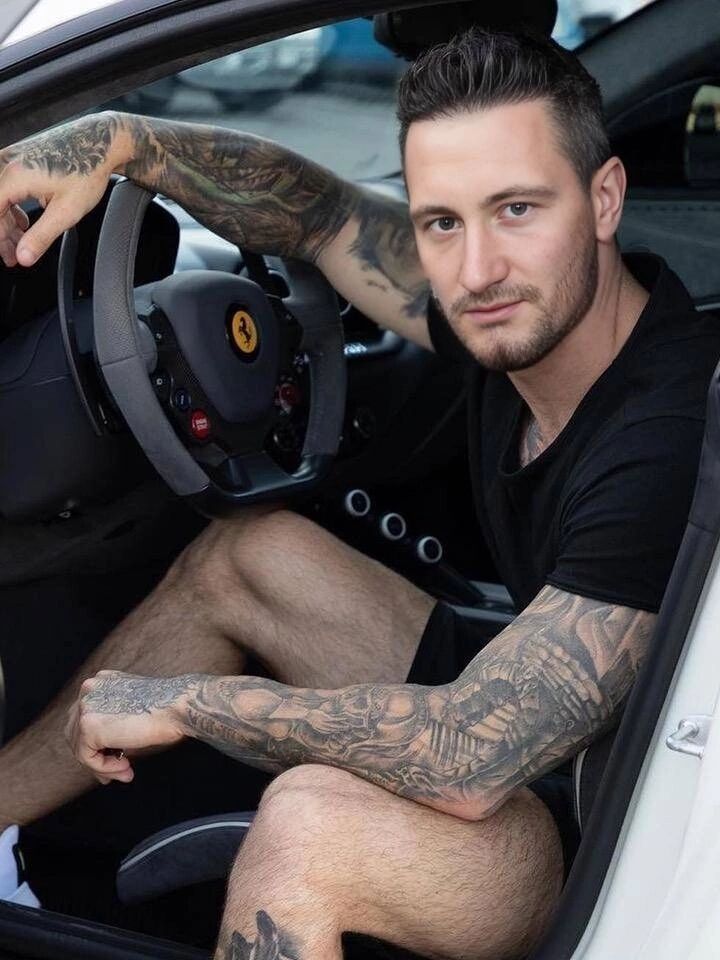  ,   Anton, 29 ,   