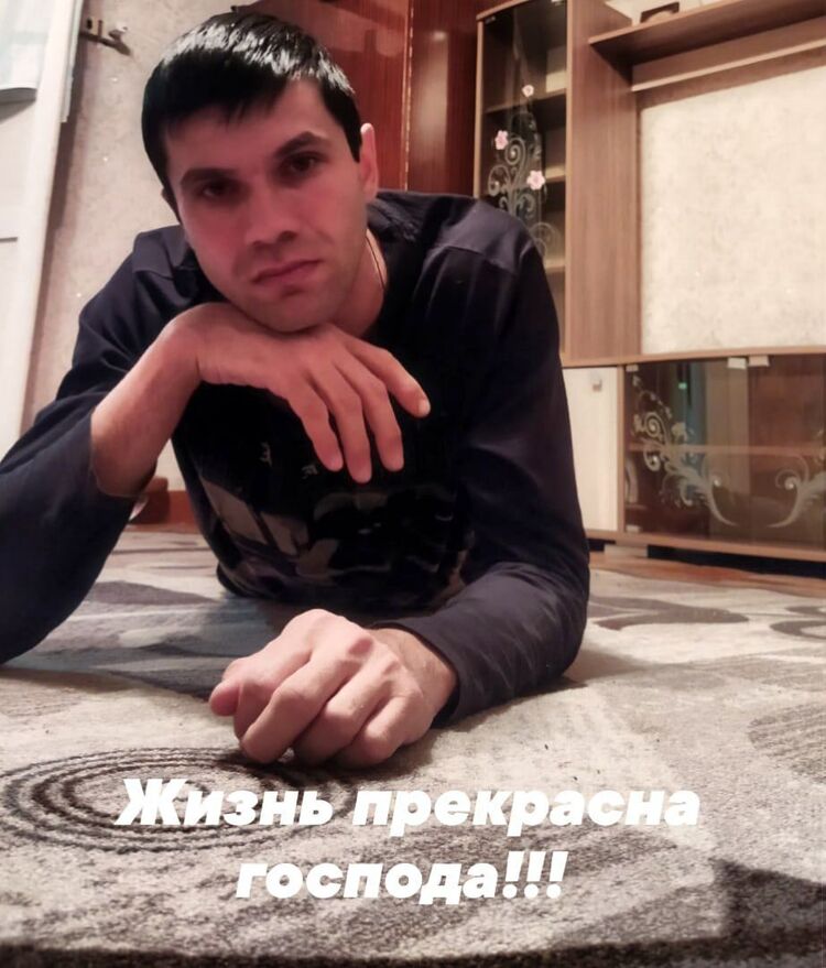  31977034  Vladimir, 37 ,    