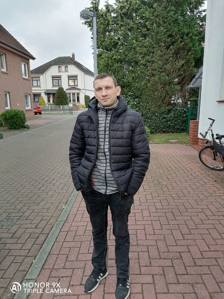  44683054  , 37 ,    