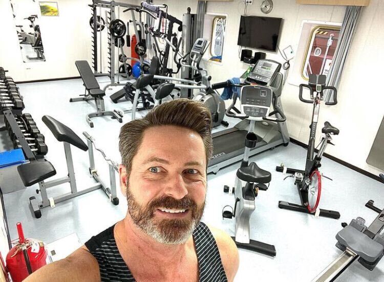  ,   Raph Tom, 54 ,   c 