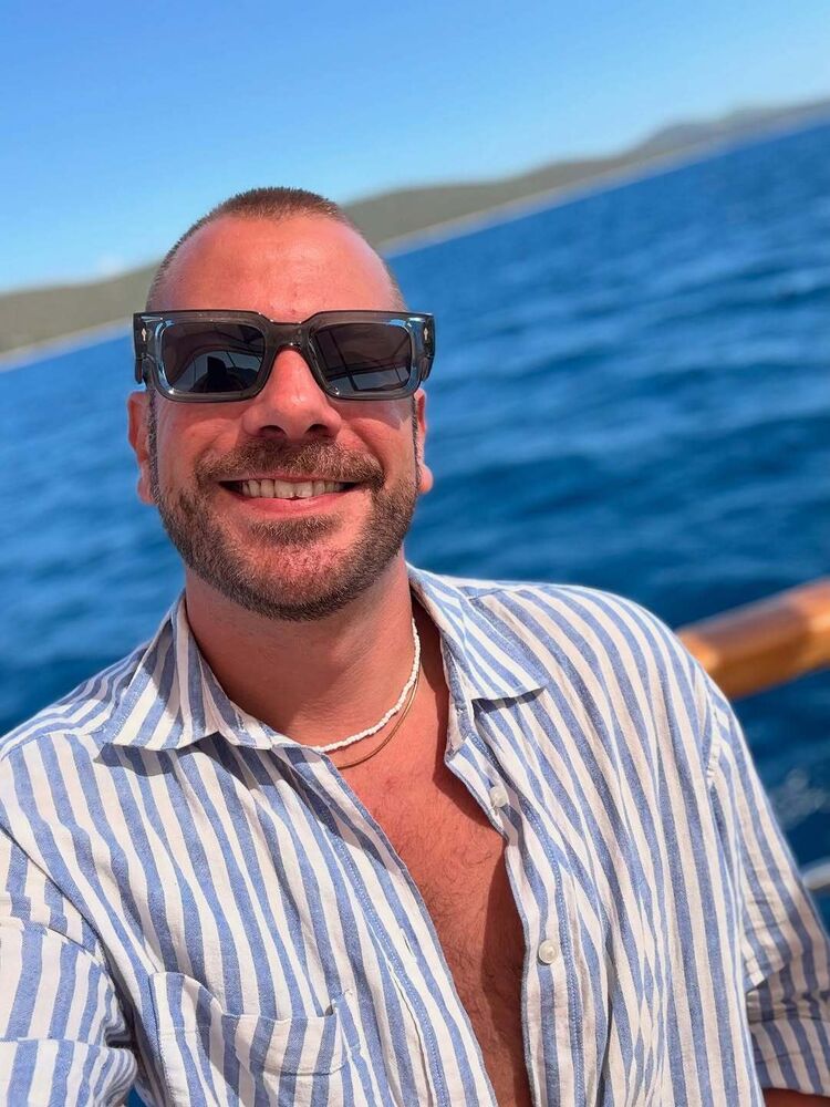  54589564  , 37 ,    --