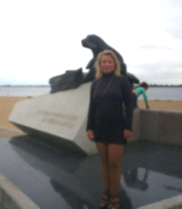  ,   Elena, 46 ,   ,   , c 