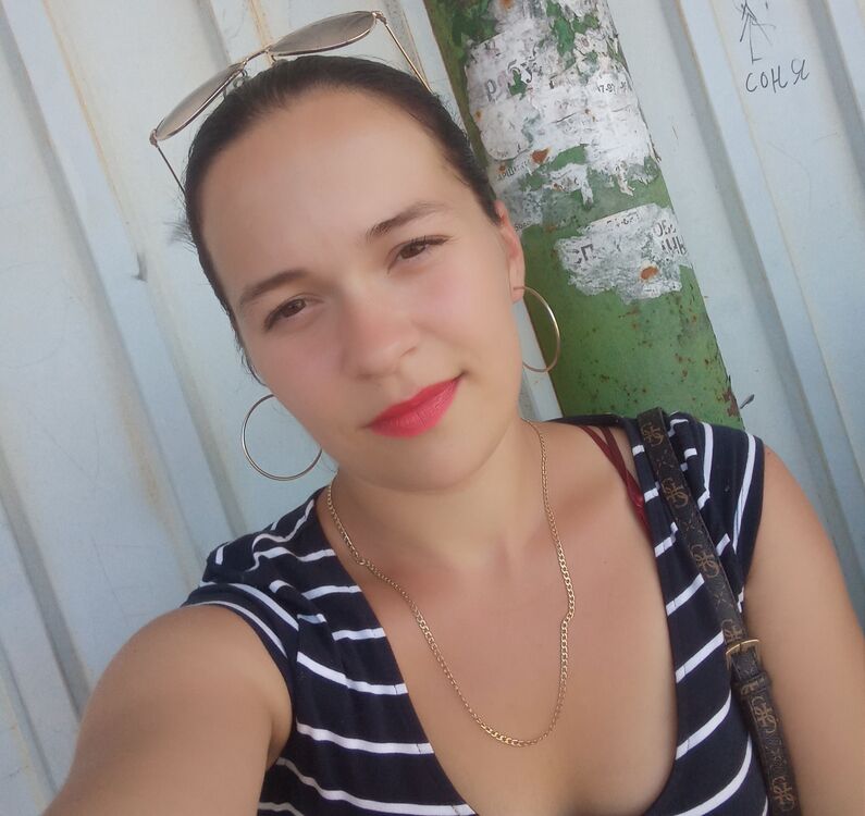  ,   Viktoriia, 23 ,   