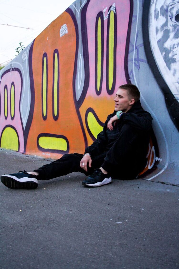  26921704  Alex, 30 ,    