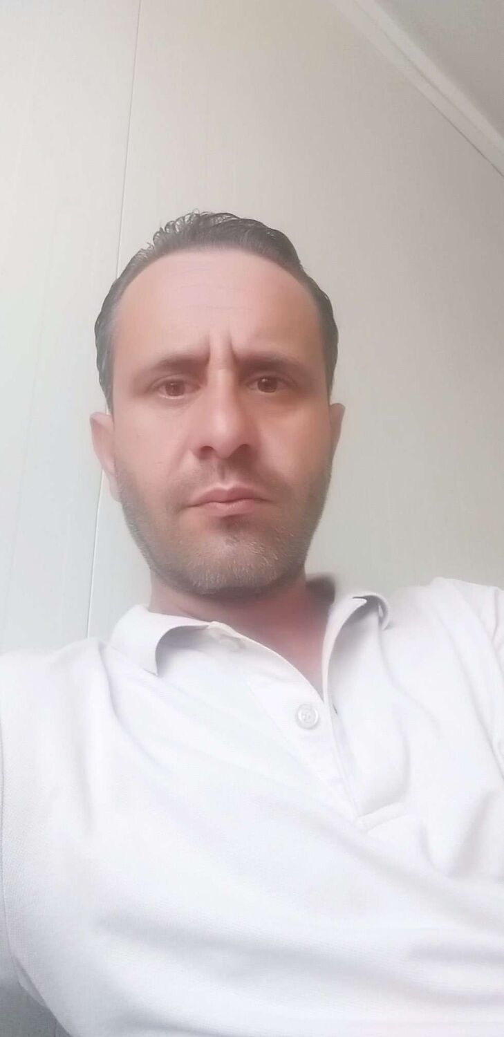  34723804  Yigit, 39 ,    