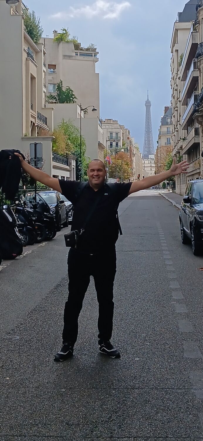  54253404  FREDERIK, 49 ,    