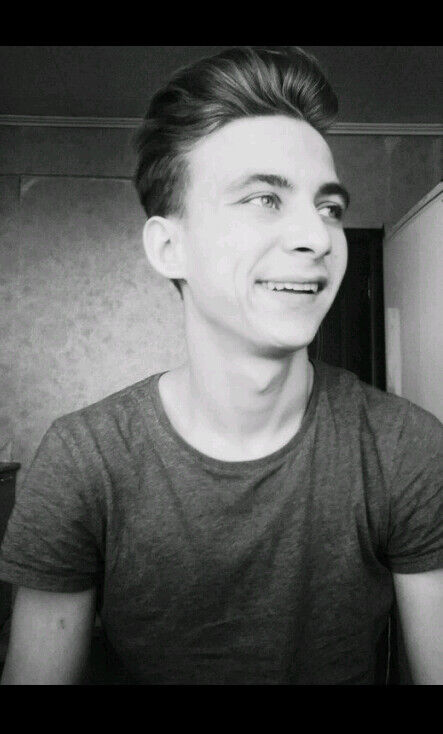 21116064  Aleksandr, 25 ,    