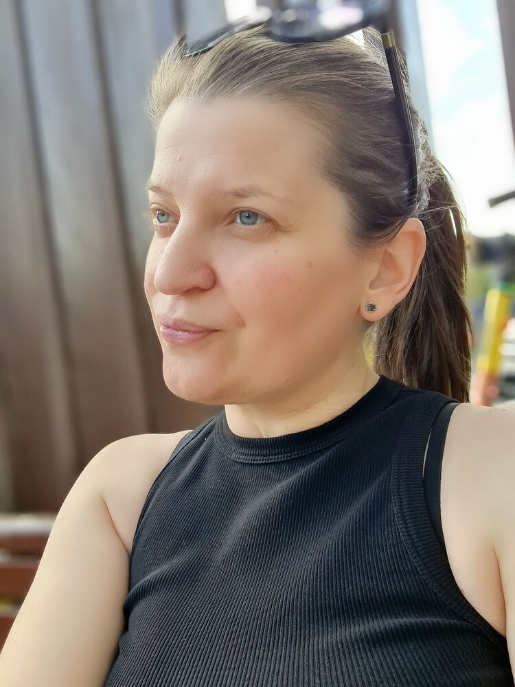  52320774  Elena, 43 ,    